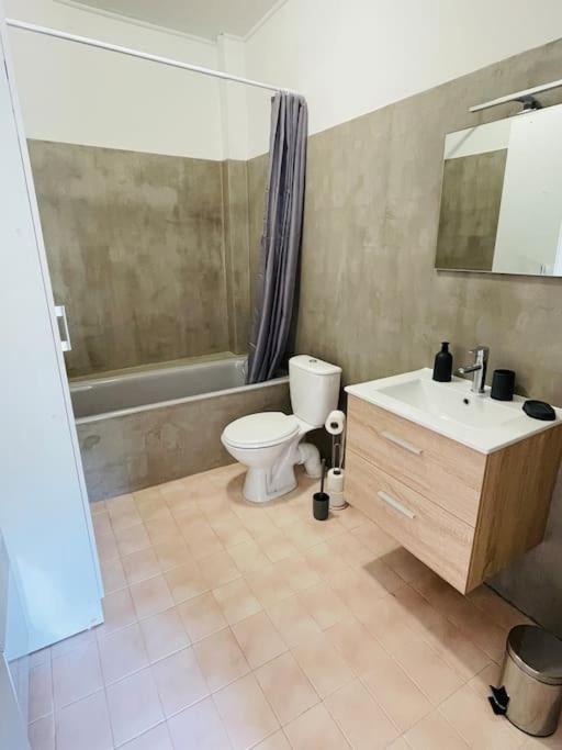 Chez Leo I - Appartement T2 Proche Tricastin Bollène Esterno foto
