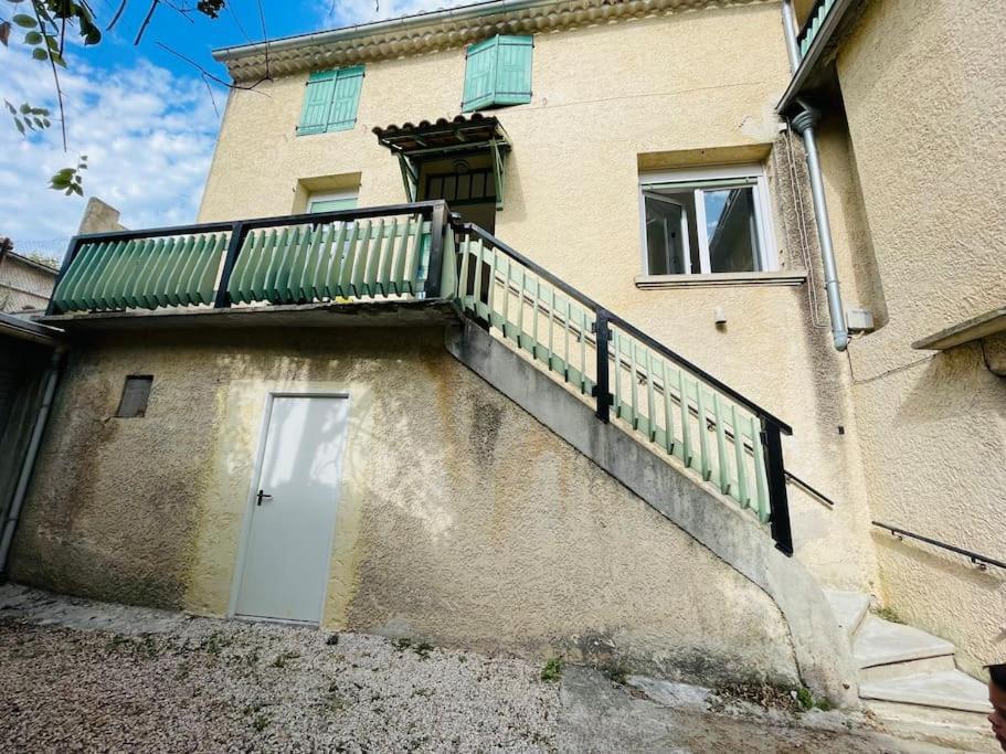 Chez Leo I - Appartement T2 Proche Tricastin Bollène Esterno foto