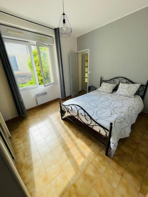 Chez Leo I - Appartement T2 Proche Tricastin Bollène Esterno foto